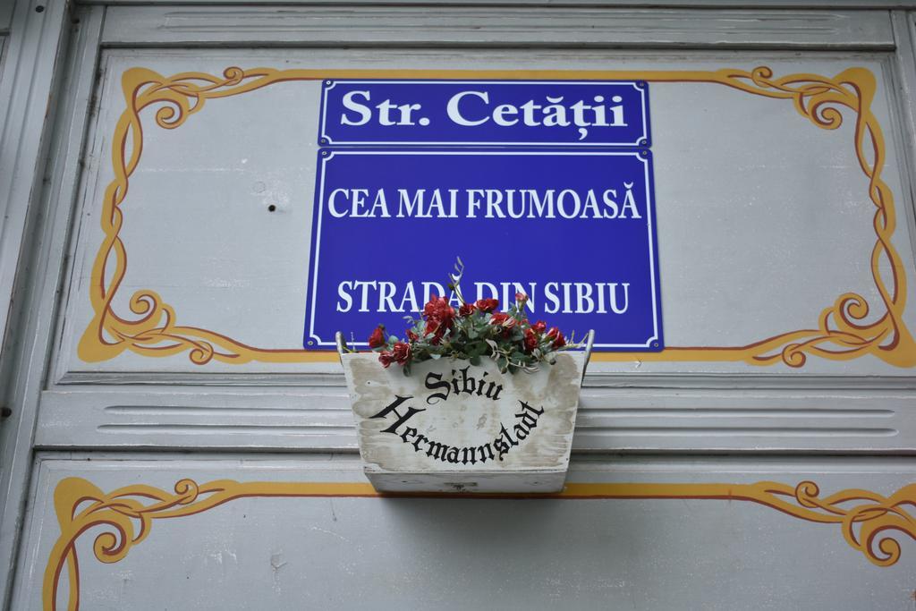 History Apartments Cetatii シビウ エクステリア 写真