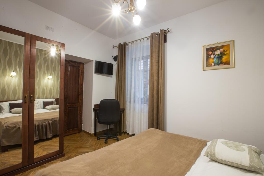 History Apartments Cetatii シビウ エクステリア 写真