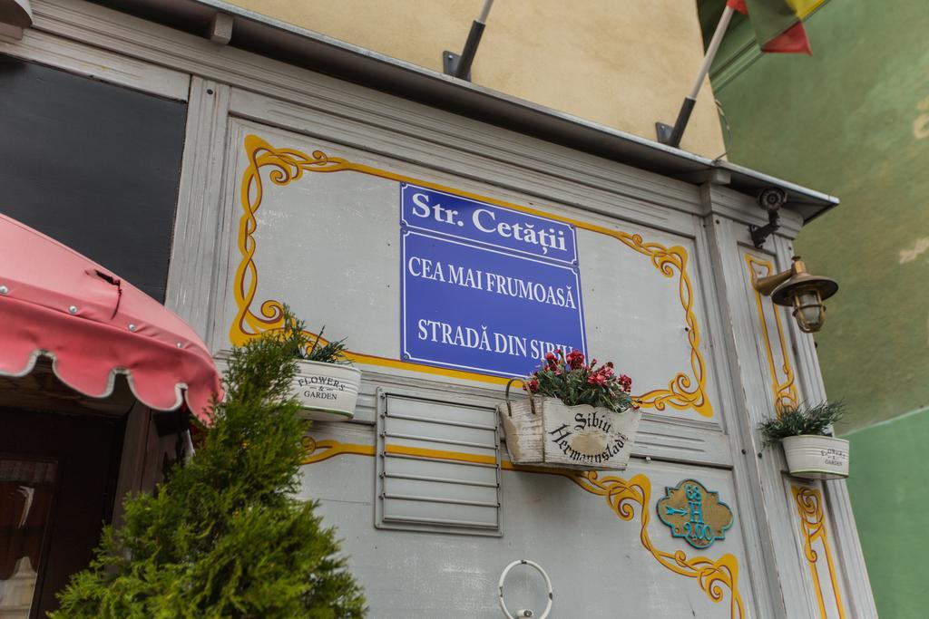 History Apartments Cetatii シビウ エクステリア 写真